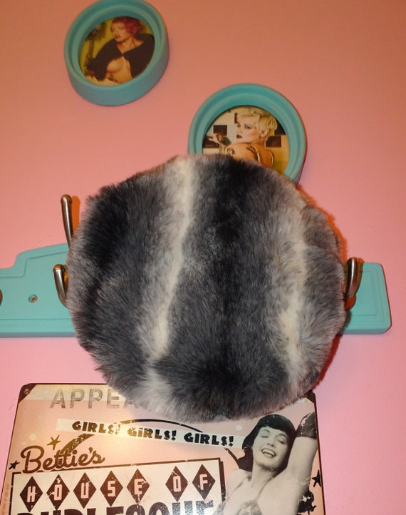 Vintage Grey & White Faux Fur Hat - image 8