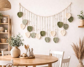 Painel de parede em macramê com folhas, decoração boho em tons de verde e neutro, arte de parede feita à mão em algodão, decoração botânica para quarto e sala de estar.