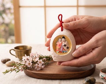 Personlig bröllopsdagspresent, specialgraverad Kyoto-lerklocka, japansk äktenskapsvälsignelsemaskot, träjubileumspresent