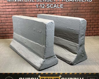 Barriere da campo in miniatura in scala 1:12 – Oggetti di scena per diorama in cemento realizzati a mano - set da 2