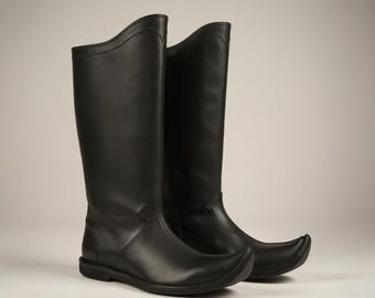 Botas vikingas cosacas hechas a mano para hombre – Botas altas de cuero eslavas, botas medievales de fantasía con punta curva, botas rústicas negras para montar a caballo y cosplay.