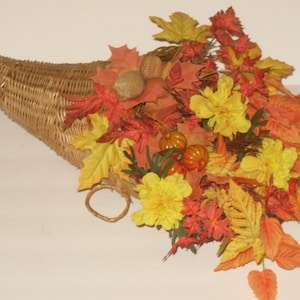 Cornucopia Wicker Basket Hanging or Table Top Thanksgiving Fall Horn of Plenty Vintage