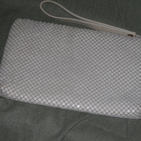 White Metal Mesh Clutch Purse Handbag Handle Vintage