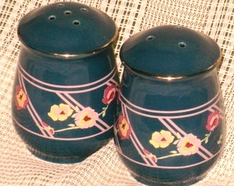 Salt & Pepper Shakers Blue Ceramic with Flowers Vintage Japan