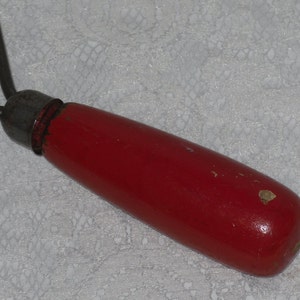 Red Handle Potato Masher Food Wood Kitchen Vintage 1950's image 3