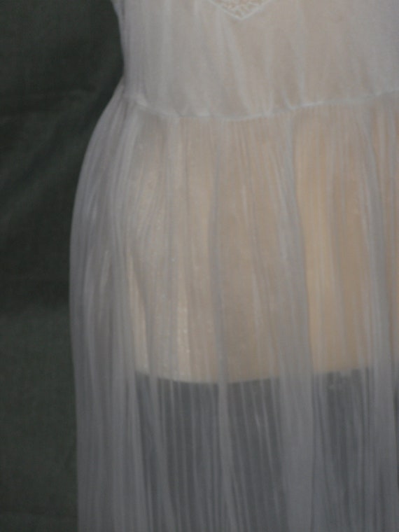 White Nylon Chiffon Lace Nightgown Accordion Plea… - image 5