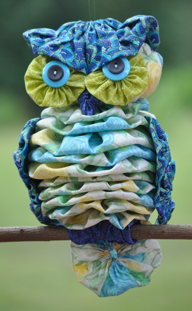 Yo-yo Owl Pattern. Fabric Yo-Yos. Fun. Whimsical. Gift. image 0