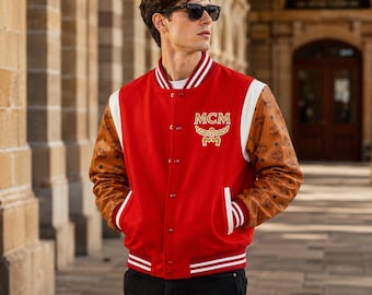 MCM Rote Varsity Jacke Herren,MCM Wolle & Leder Letterman Jacke,MCM Bomberjacke,Luxus Designer Collegejacke,Echtleder Ärmel
