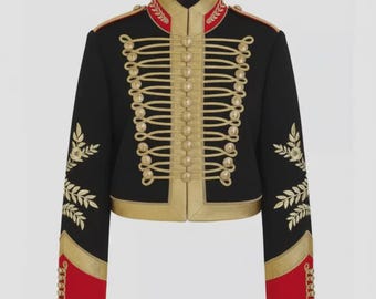 Jaqueta feminina preta de hussardo, casaco de desfile com detalhes em vermelho e trança dourada, traje gótico steampunk