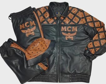 Conjunto de agasalho de couro inspirado na MCM para homens, conjunto de agasalho de luxo em preto e marrom, roupa streetwear de grife, conjunto de jaqueta e calça de couro.