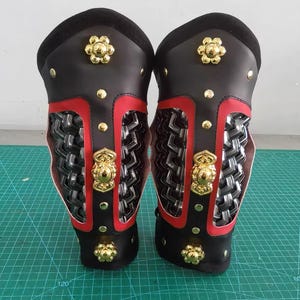 Golden Mountain Pattern Armor Bracers – Medieval Stainless Steel Wrist Guards – Gothic Warrior Arm Armor – LARP Cosplay Gauntlets