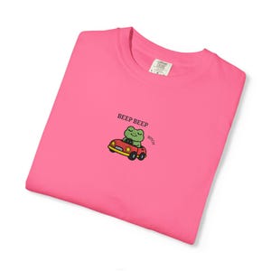 Driving Frog "Beep Beep Bitch" T-shirt | Funny Frog Driving Design