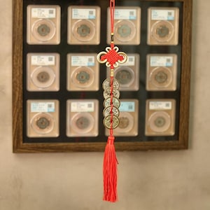 Fem kejsare mynt kinesisk knut hänge mässing Feng Shui ornament anpassningsbara initialer