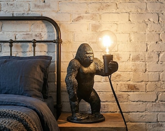 Lámpara de mesa moderna con forma de gorila: lámpara de escritorio con una llamativa escultura animal, ideal para la decoración de la mesita de noche de estilo industrial.