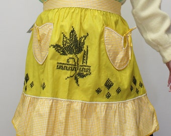 Vintage 50s Yellow Gingham Embroidered Cross Stitch Apron with pockets- Yellow Gingham Black Apron