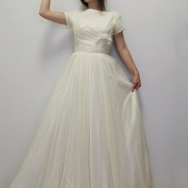 Vintage 50er Jahre Hochzeitskleid Bezauberndes Prinzessinnen-Ballgown A-Linie Asymetrisches Kleid