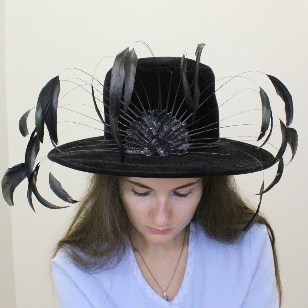 EXTRAVAGANT 1940s LARGE PANCAKE BLACK FELT HAT WITH CRIN, SATIN & FEATHER TRIM Vintage 1940s Cocktail Hat Black Felt Fascinator – Poppy main image 4