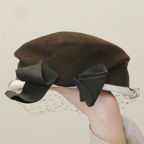 Vintage 50s Small Fancy Hat with Birdcage Veil an… - image 4