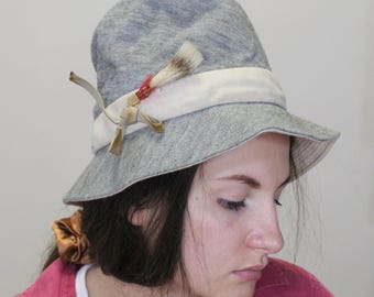 Vintage 50s Designer Schiaparelli Paris Cloche Hat Gray Soft  display picture 1