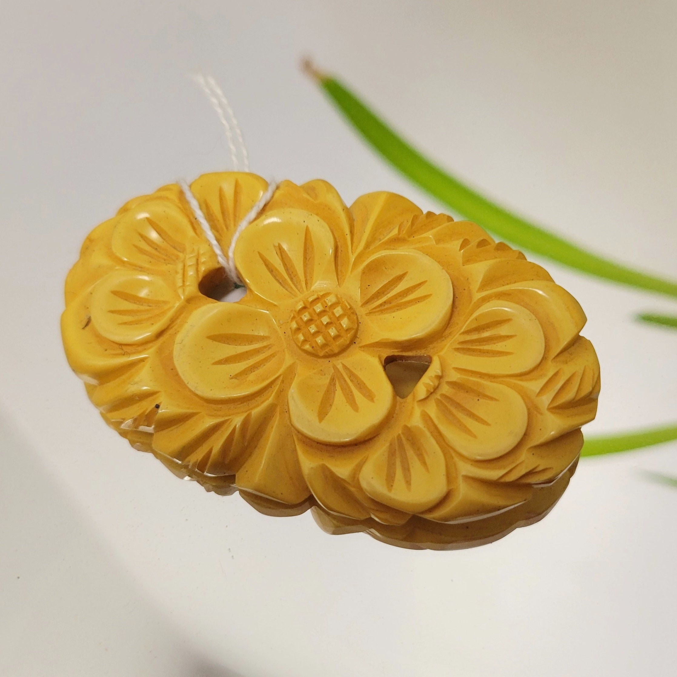 Vintage 40s Bakelite Brooch Deeply Carved Oval Flower Brooch in