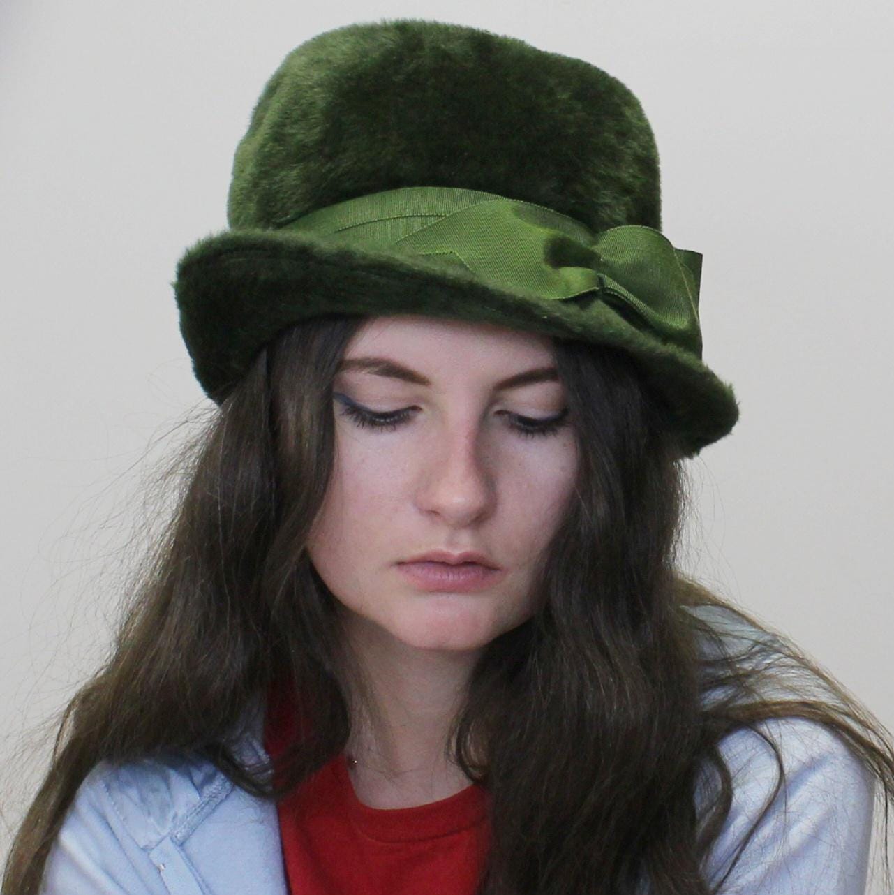 Vintage 60s Swagger Hat Green Faux Fur Bow Hat by Martelle  display picture 1