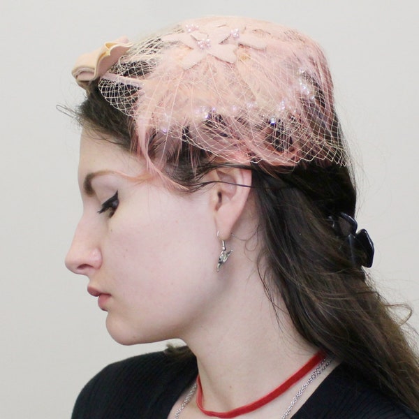 Vintage 50s Feather Flower Veiled Helmet Hat Birdcage Pink Velvet Bow