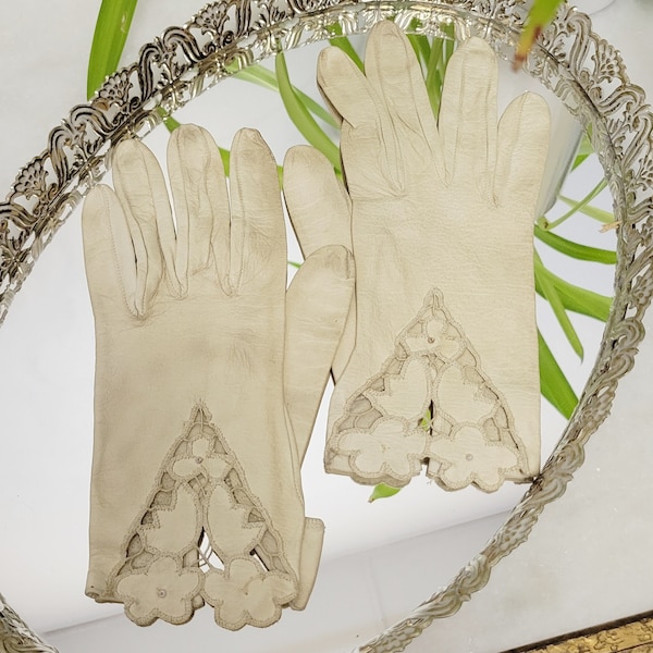 Vintage 50s Cream Leather Cutwork Gloves Floral open Wrist Length Gloves