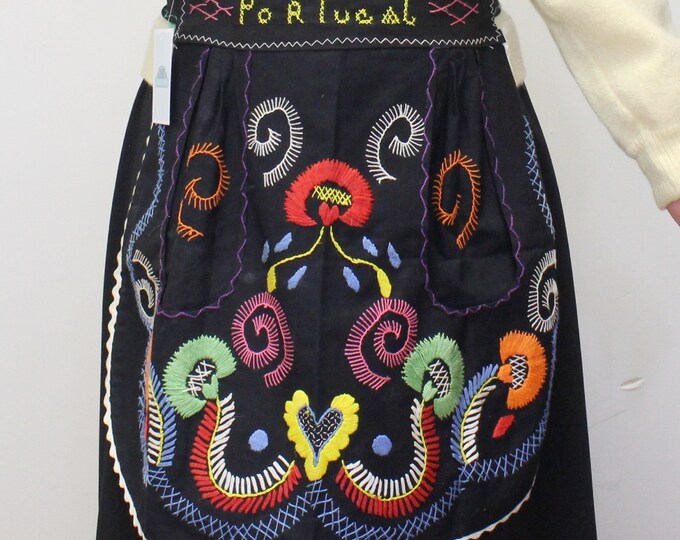 Vintage 50s Black Embroidered "Portugal" Apron with pockets- Black Portugal Apron