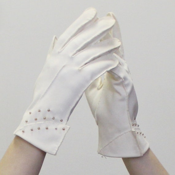 Vintage 50s Formal Gloves Beaded cuffed cream Glo… - image 3