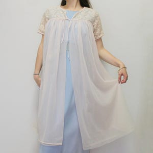 Vintage jaren 60 kanten peignoir gewaad pastelroze coquette babydoll lingerie kort gewaad - vintage roze peignoir half gewaad
