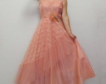 Vintage 50s Cupcake Dress Cute Prom Dress - Pink Tulle Vintage Dress with Flower Detail