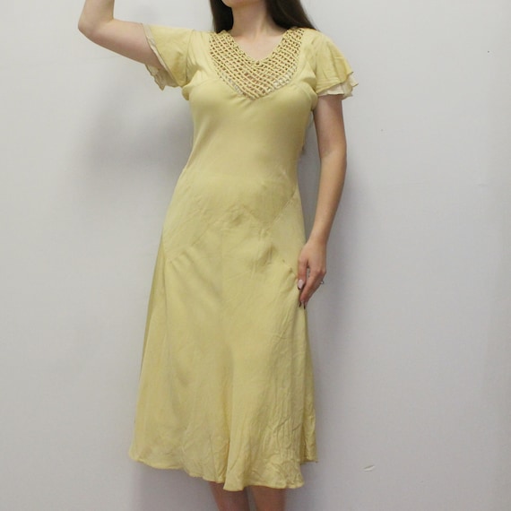 Vintage 30s Bias Cut Gown with Lattice Bustline - image 1