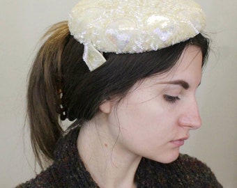 Vintage 50s Champagne Lentejuela Fascinator Boina Cuentas 60s