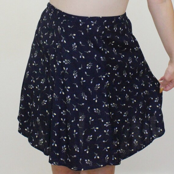 Vintage Y2k Floral Mini Skirt by J.R. Bentley Nav… - image 6