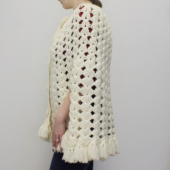 Vintage 60s Fringe Crochet Knit Poncho Cape- Crea… - image 6