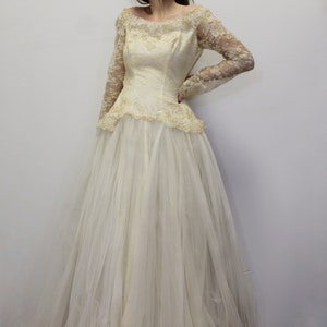 Vintage 50s Wedding Dress Tulle Ballgown with Lace Drop Waist Top