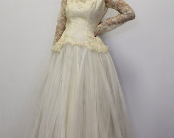 Vintage 50s Wedding Dress Tulle Ballgown with Lace Drop Waist Top