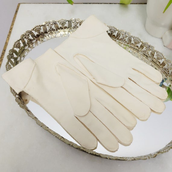 Vintage 50s Formal Gloves Beaded cuffed cream Glo… - image 6