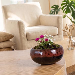 Maceta pequeña de cerámica esmaltada de color marrón rojizo para bonsái