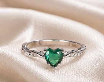 925 Sterling Silver Emerald Engagement Ring , Created Green Emerald Ring , Women Promise Ring for Her, Valentines Day Gift Ring