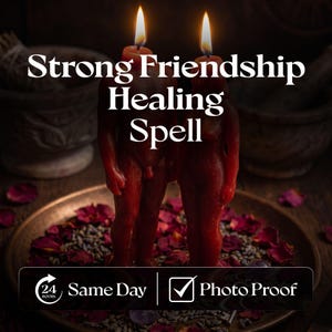 Könnte beinhalten: Zwei rote Wachskerzen in Form menschlicher Figuren stehen auf einem Metalltablett, das mit getrockneten Blütenblättern gefüllt ist. Die Kerzen brennen, darüber steht der Text "Strong Friendship Healing Spell", darunter "24 Hours Same Day" und "Photo Proof".