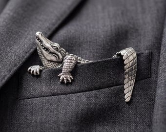 Broche de cocodrilo para hombre, broche de pañuelo de bolsillo de caimán plateado, accesorio único de traje con reptil, regalo retro para caballero, regalo de boda