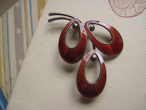 Jemax Guilloche Brooch