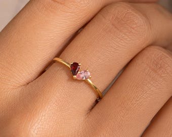 Anel de Ouro com Pedra de Nascimento, Anel Personalizado com Duas Pedras, Anel com Pedra de Nascimento para Mães, Anel de Família Personalizado, Anel com Pedra de Nascimento em Formato de Pera, Presente de Natal