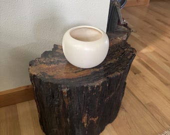 USA ceramic mcm vase, white in excellent condition.