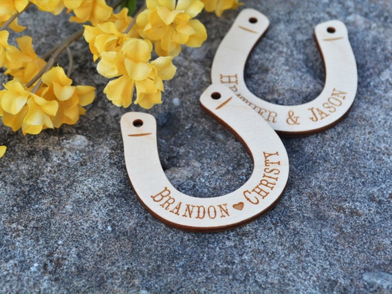 horseshoe keychain wedding favors