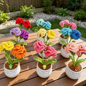 Puede incluir: Un letrero de madera rústica con la frase "Welcome to our home" en letras blancas. El letrero presenta un acabado envejecido y un diseño sencillo y acogedor.