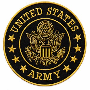 Pode incluir: Patch bordado circular com o emblema do Exército dos Estados Unidos. O patch tem um fundo preto com texto e detalhes dourados. As palavras "UNITED STATES ARMY" são exibidas ao redor do emblema.