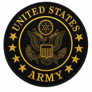 Pode incluir: Um patch redondo preto com bordados dourados. As palavras "UNITED STATES ARMY" estão arqueadas na parte superior e inferior. O centro apresenta um emblema de águia e um círculo de estrelas douradas.
