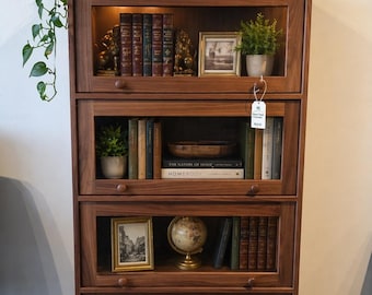 Librería estilo Mission icónica, hecha a mano por artesanos Amish, de madera maciza con puerta de cristal, apilable, estilo rústico antiguo - Envío rápido
